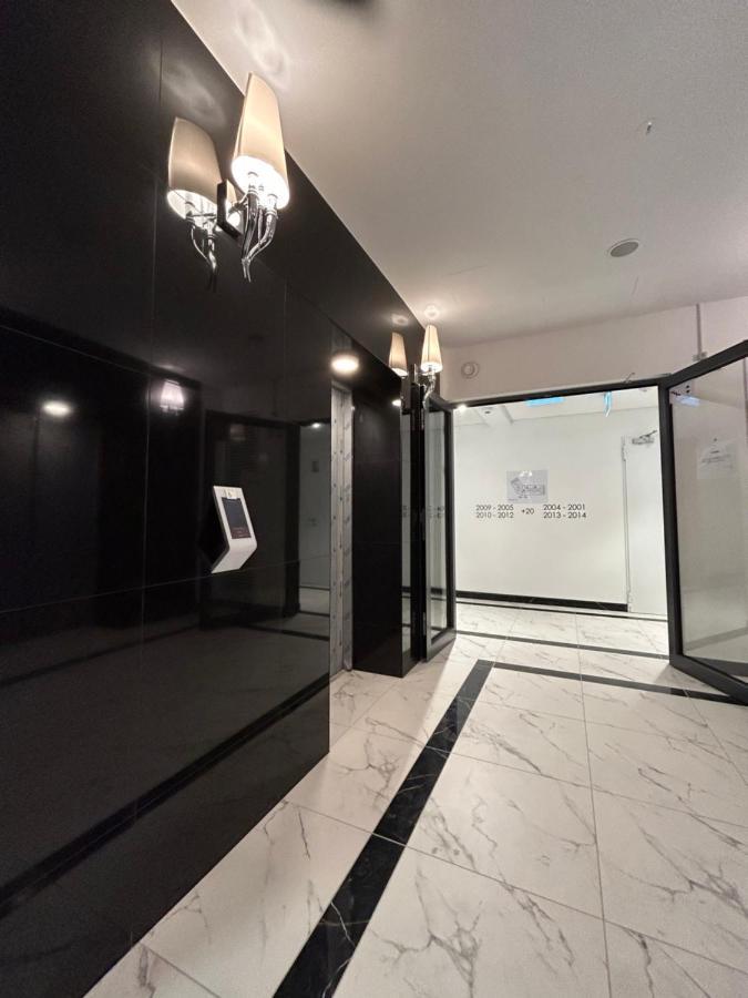 Hanza Tower Home4u Apartament *