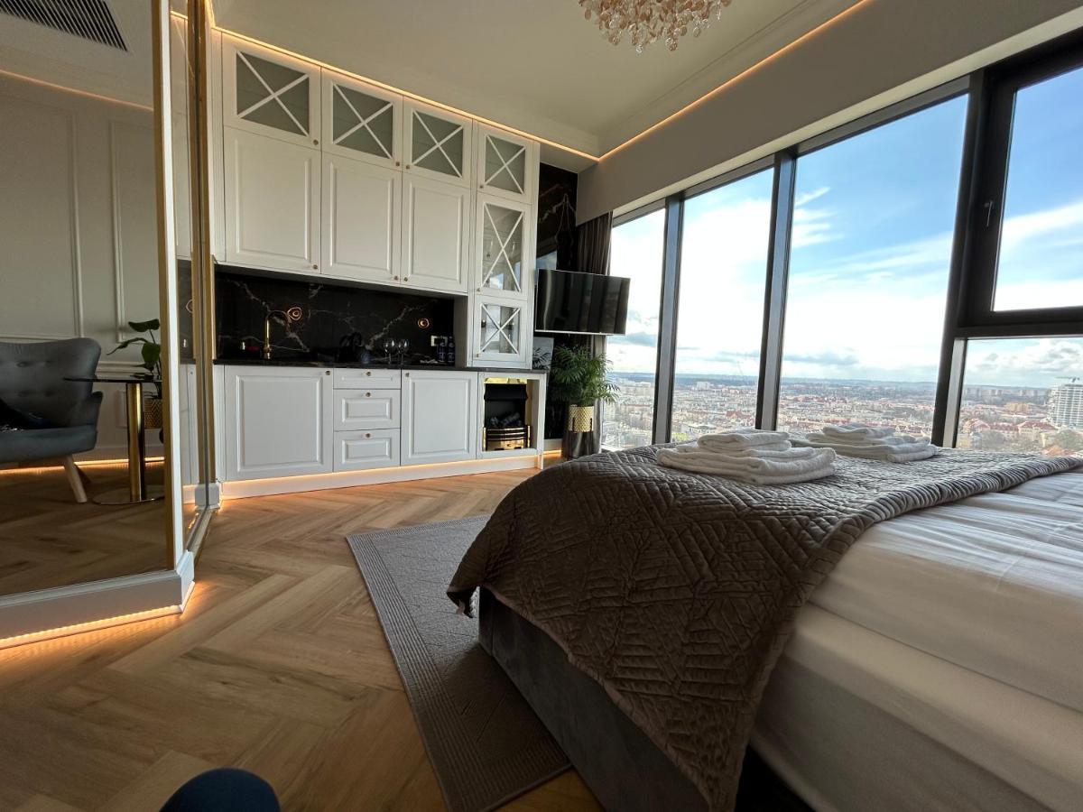 Hanza Tower Home4u Apartament *