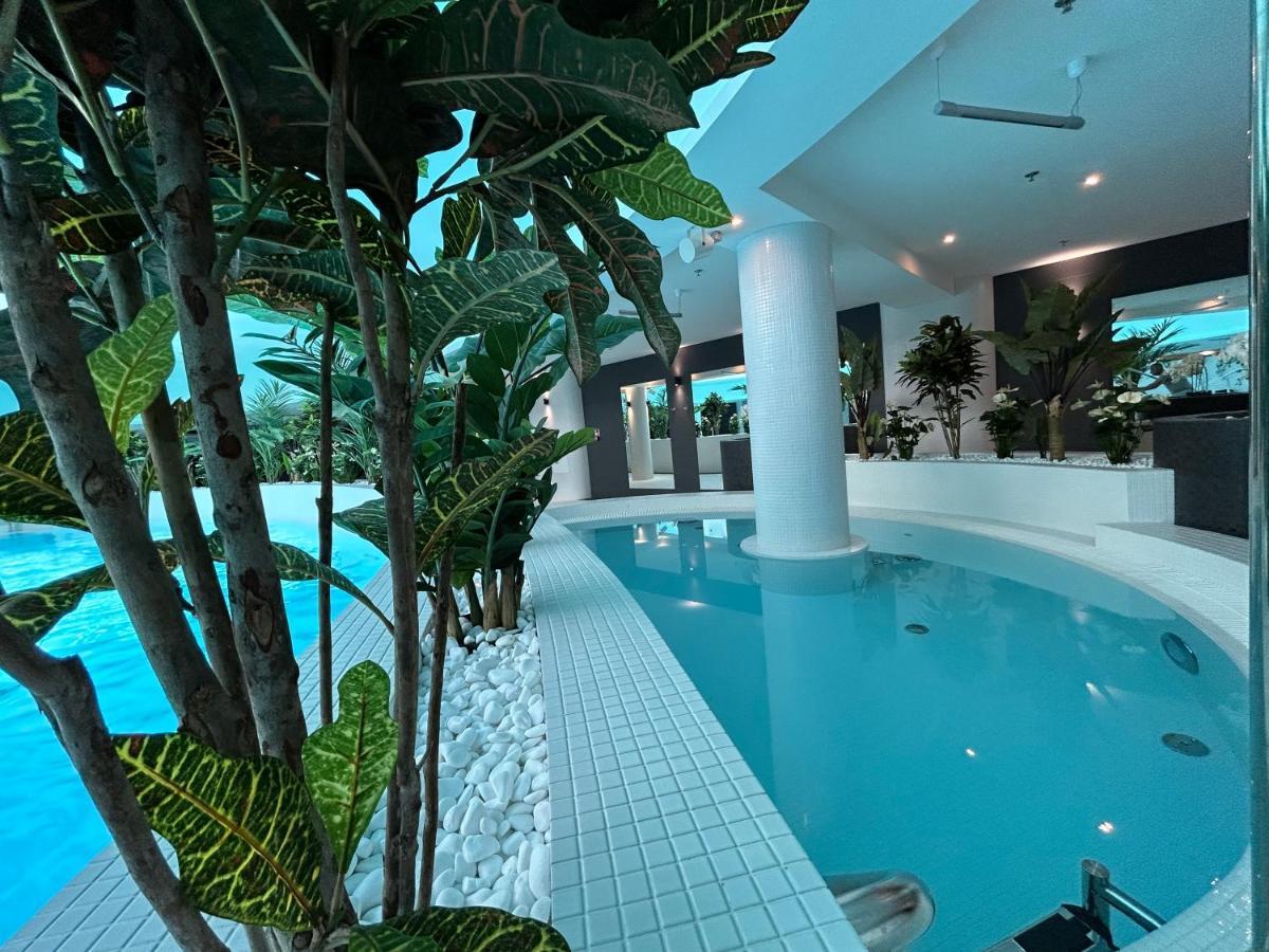 Hanza Tower Home4u Apartament *